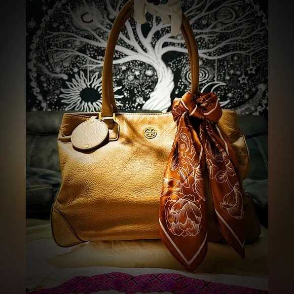 Vintage Y2K Tory Burch Tan soft Leather Tote handbag shoulder bag with scarf - Picture 14 of 17